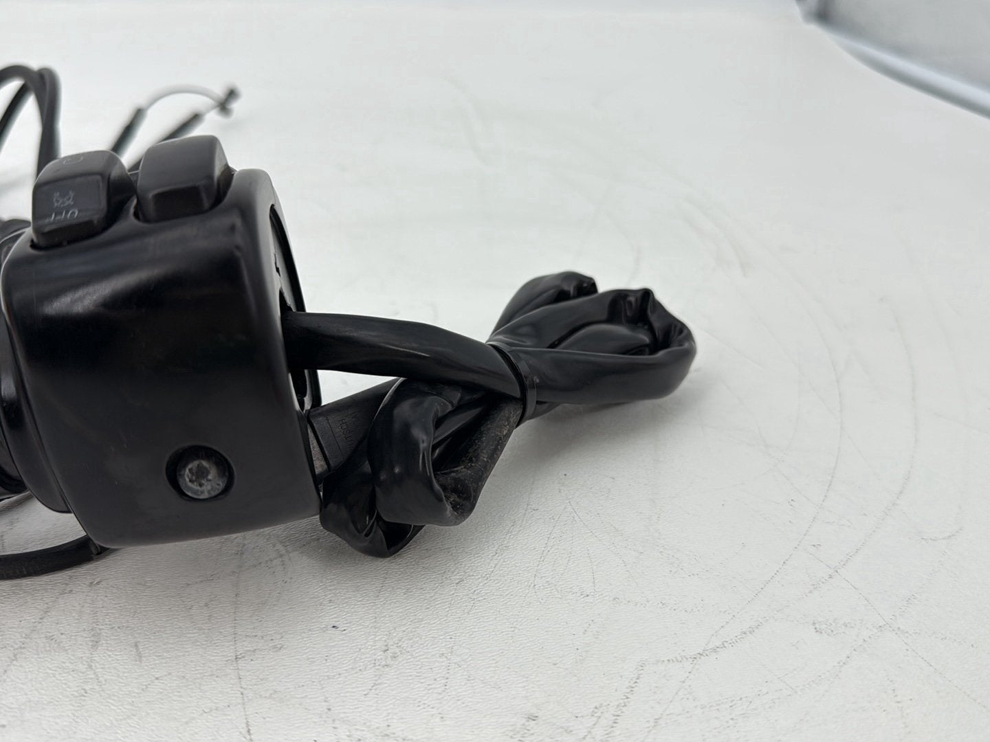 2004 - 2013 Harley-Davidson Sportster 1200 Custom Right Engine Start Kill Switches Controls 71589-96B