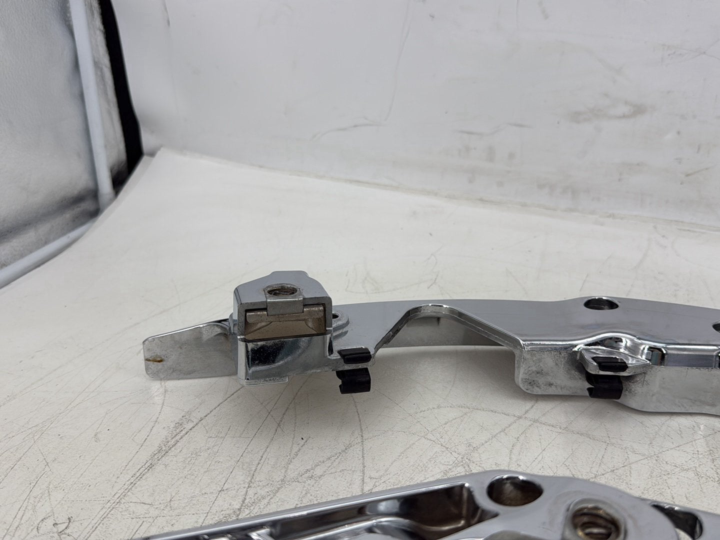 2015 Harley Road Glide Touring FLTRXS OEM Left Right Saddlebag Fender Struts Brackets