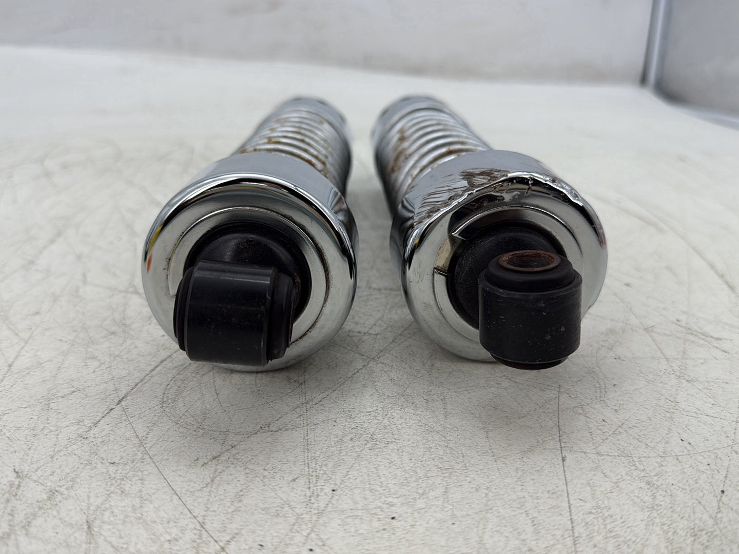 2004 Harley Sportster XL883C 883 Custom OEM Rear Left Right Shock Absorbers