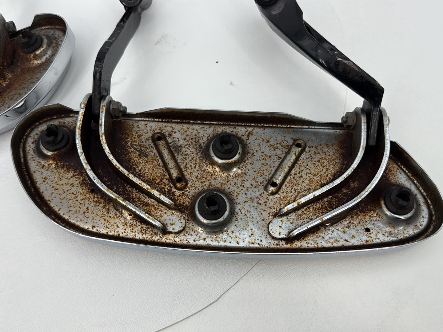 2007 - 2011 Harley-Davidson Touring Street Glide Left Right Driver Floorboard Foot Rest 50684-04