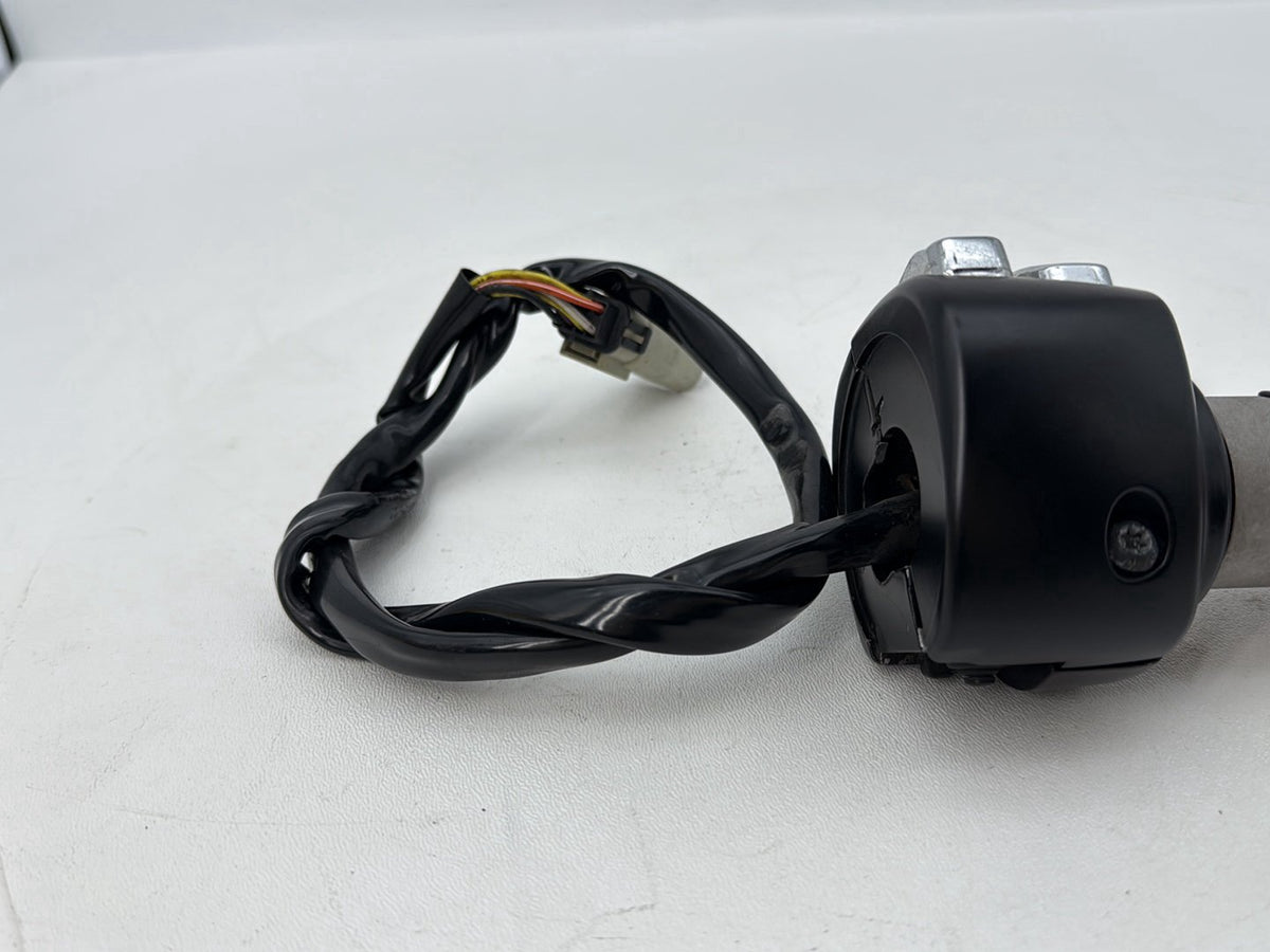 2004 - 2013 Harley-Davidson Sportster 883 Custom Left Turn Signal Headlight Switches Controls 71597-96B
