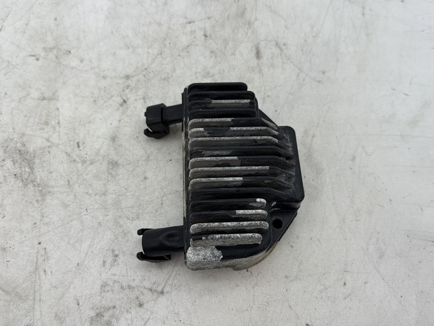 2012 Harley Dyna FXDF Fat Bob OEM Voltage Regulator Rectifier