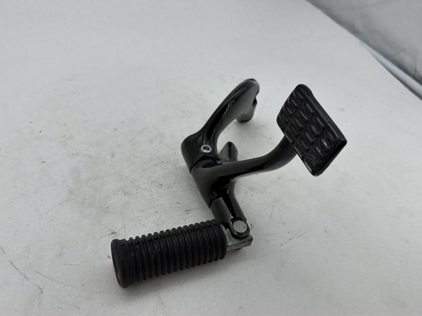 2006 Harley Sportster 883 XL883 OEM Right Brake Foot Control Pegs