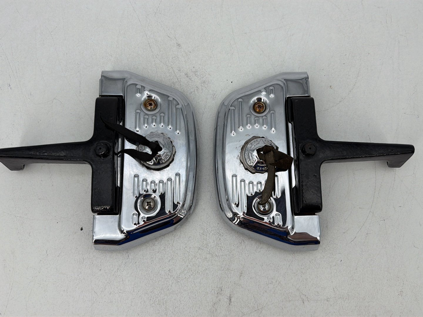 1984 - 1998 Harley-Davidson Touring Electra Glide Classic Left & Right Passenger Floorboard Foot Rest