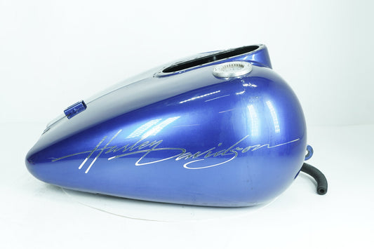 1999 - 2006 Harley-Davidson Touring Road King Fuel Gas Tank Gasoline Reservoir  	61268-03
