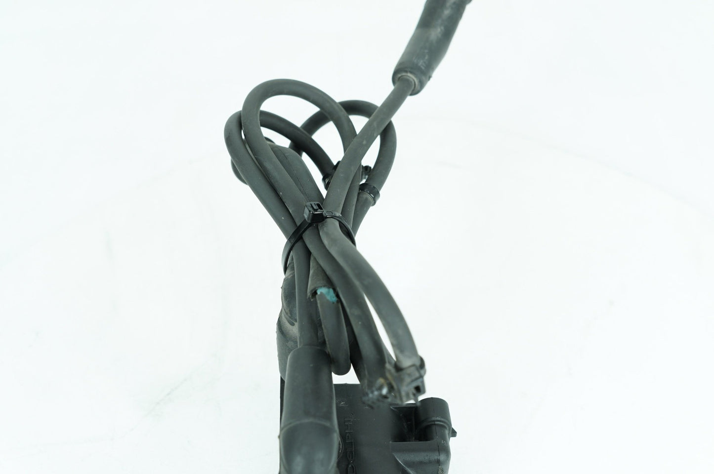 2007 - 2013 Harley-Davidson Touring Electra Glide Ultra Ignition Coil Spark Plugs Cable 31696-07A