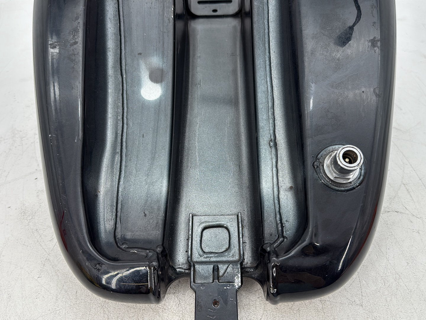 2013 Harley Heritage Softail Classic FLSTC OEM Fuel Gas Tank Gasoline Reservoir