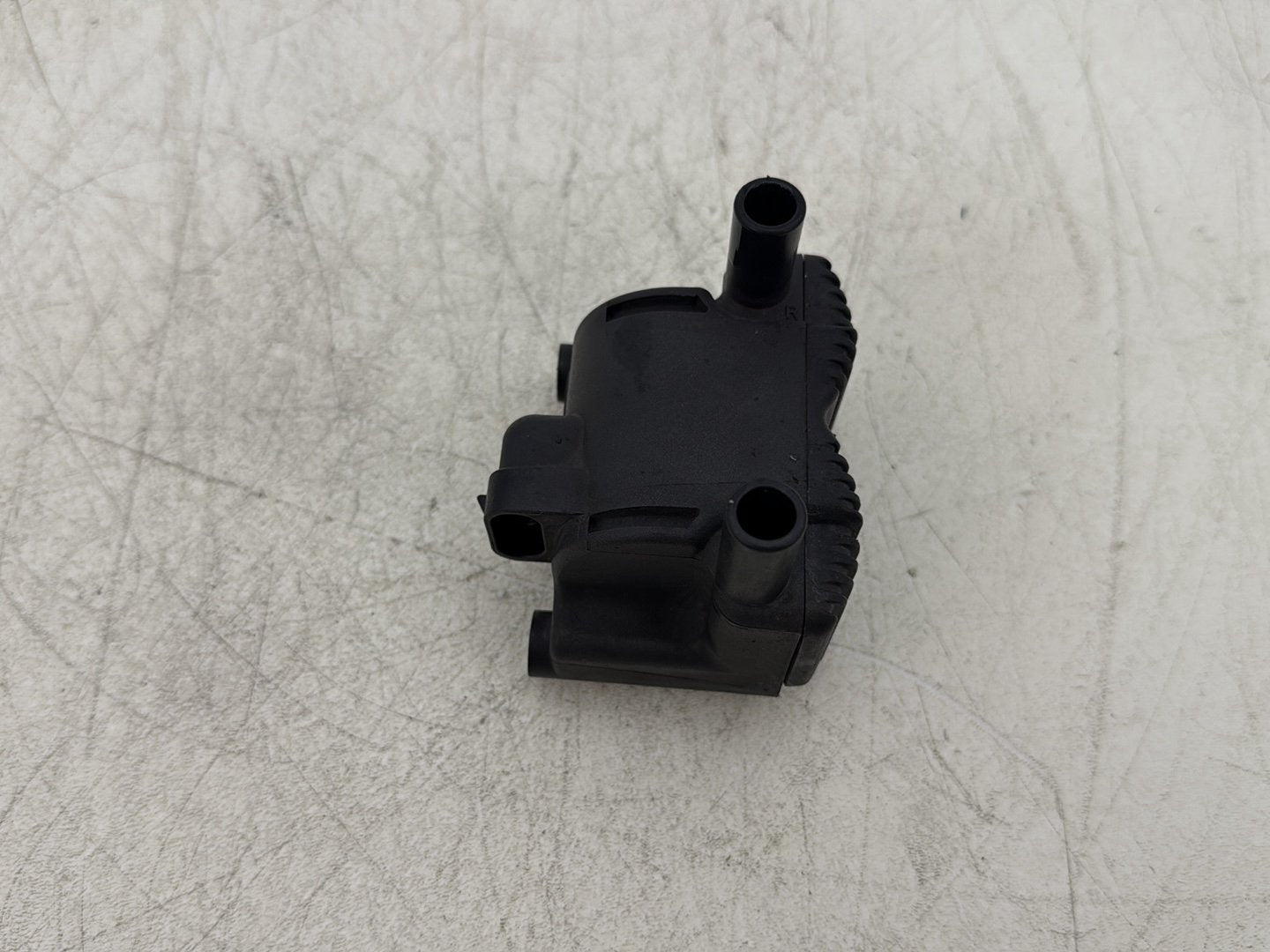 2004 Harley Dyna Super Glide FXDI OEM Ignition Coil Spark Igniter