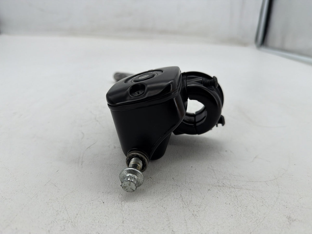 2001 Harley Electra Glide Touring OEM Front Right Brake Lever Master Cylinder