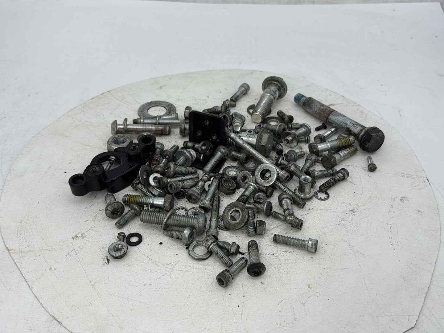2009 Harley Sportster 883 Low XL883L OEM Hardware Bolts Nuts & Brackets
