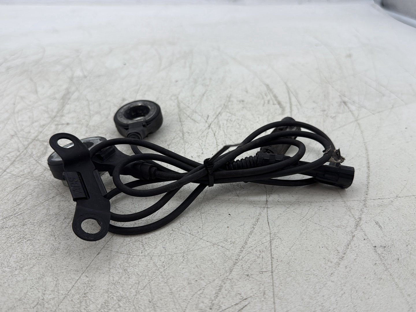 2015 Harley Road Glide Touring FLTRXS OEM Front & Rear Wheel ABS Speed Sensors