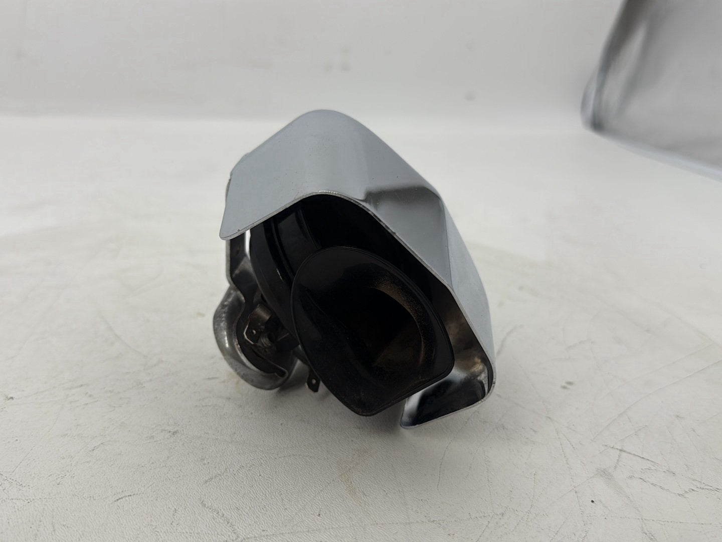 1999 - 2006 Harley-Davidson Softail Heritage Horn Signal Klaxon Chrome Cover  	69012-93A
