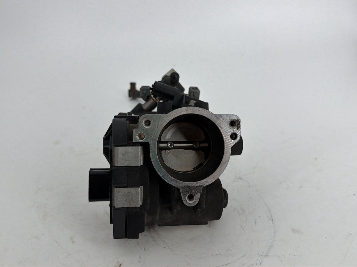 2013 Harley Touring FLHTK Glide Ultra OEM Engine Intake Manifold Throttle Body