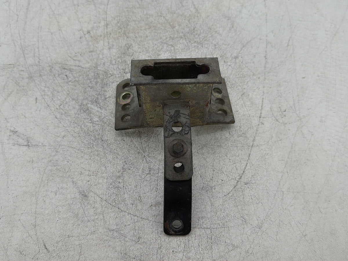 2005 Harley Electra Glide Touring Ultra OEM Front Driver Rider Backrest Bracket Mount