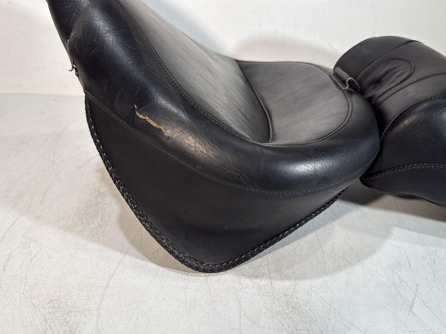 1986 - 1998 Harley-Davidson Softail Heritage Classic Passenger Rider Driver Seat Saddle MUSTANG