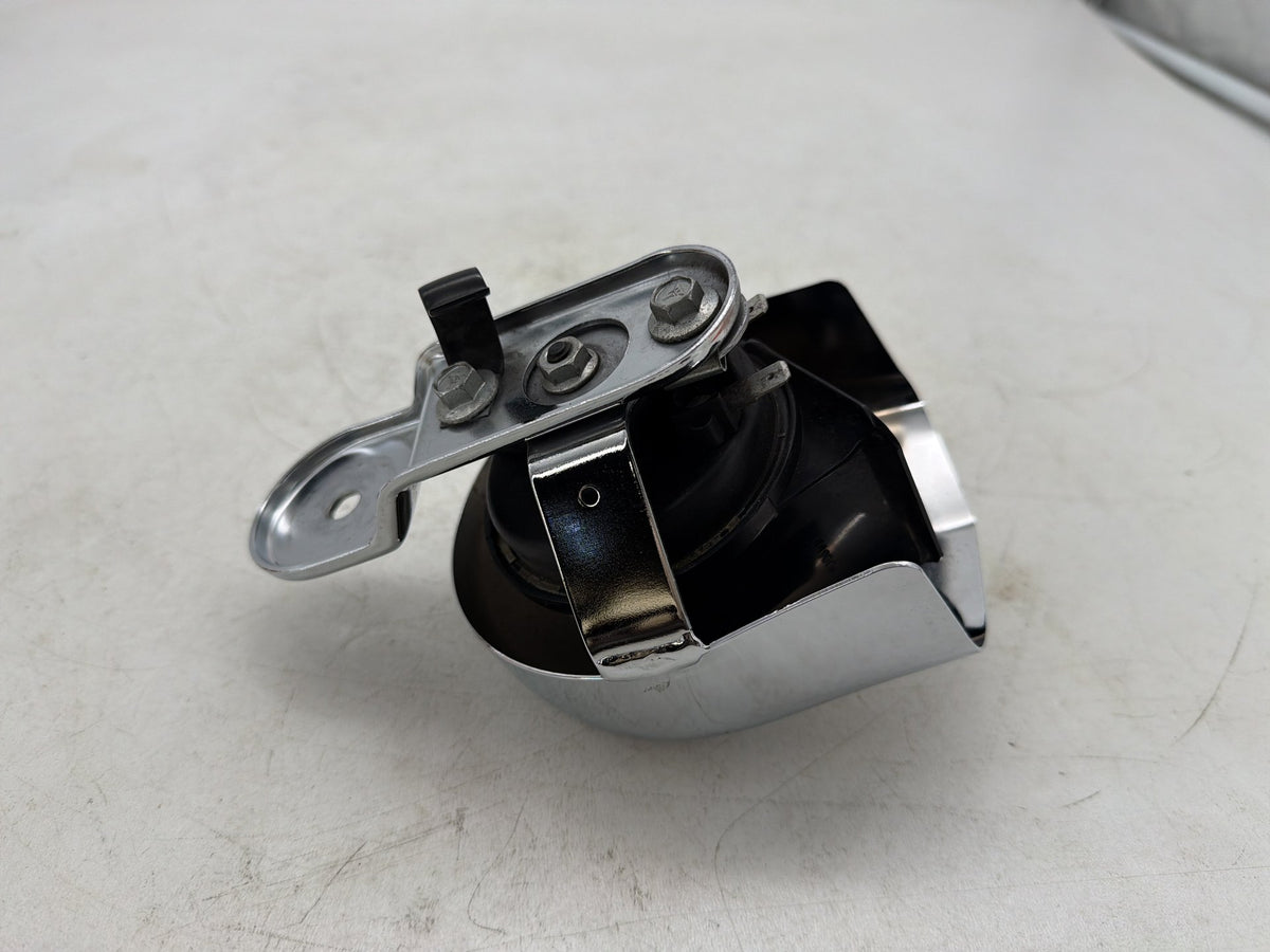 2010 Harley Street Glide Touring FLHX OEM Horn Signal Klaxon Chrome Cover