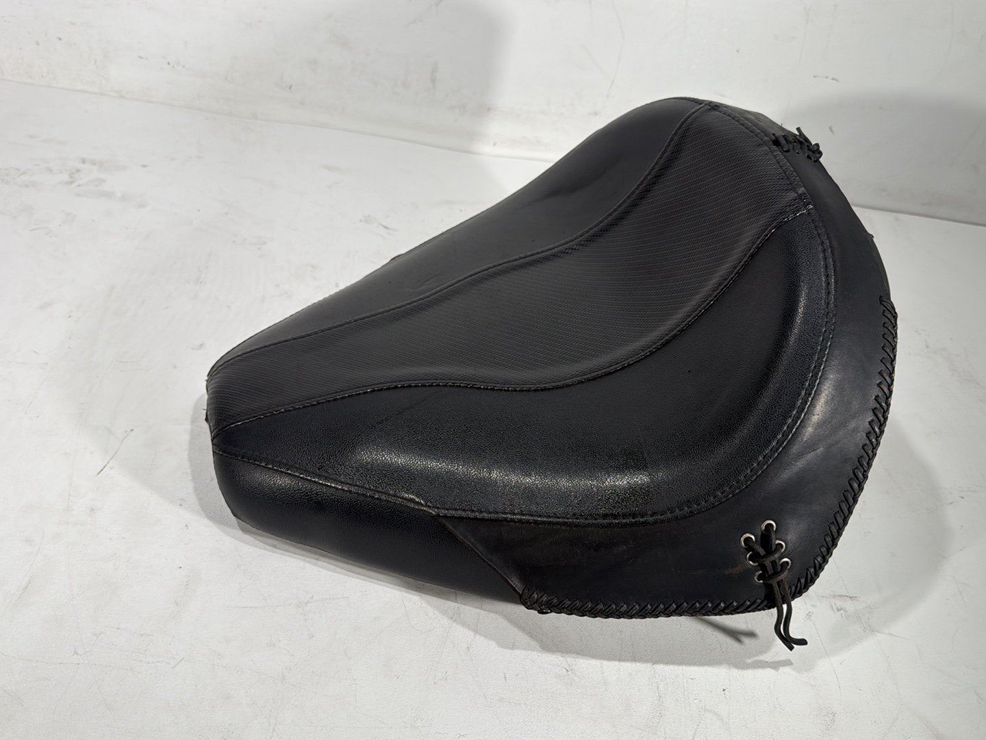 1997 Harley Softail Fat Boy FLSTF OEM Rider Driver Solo Seat Pillion 52217-90C
