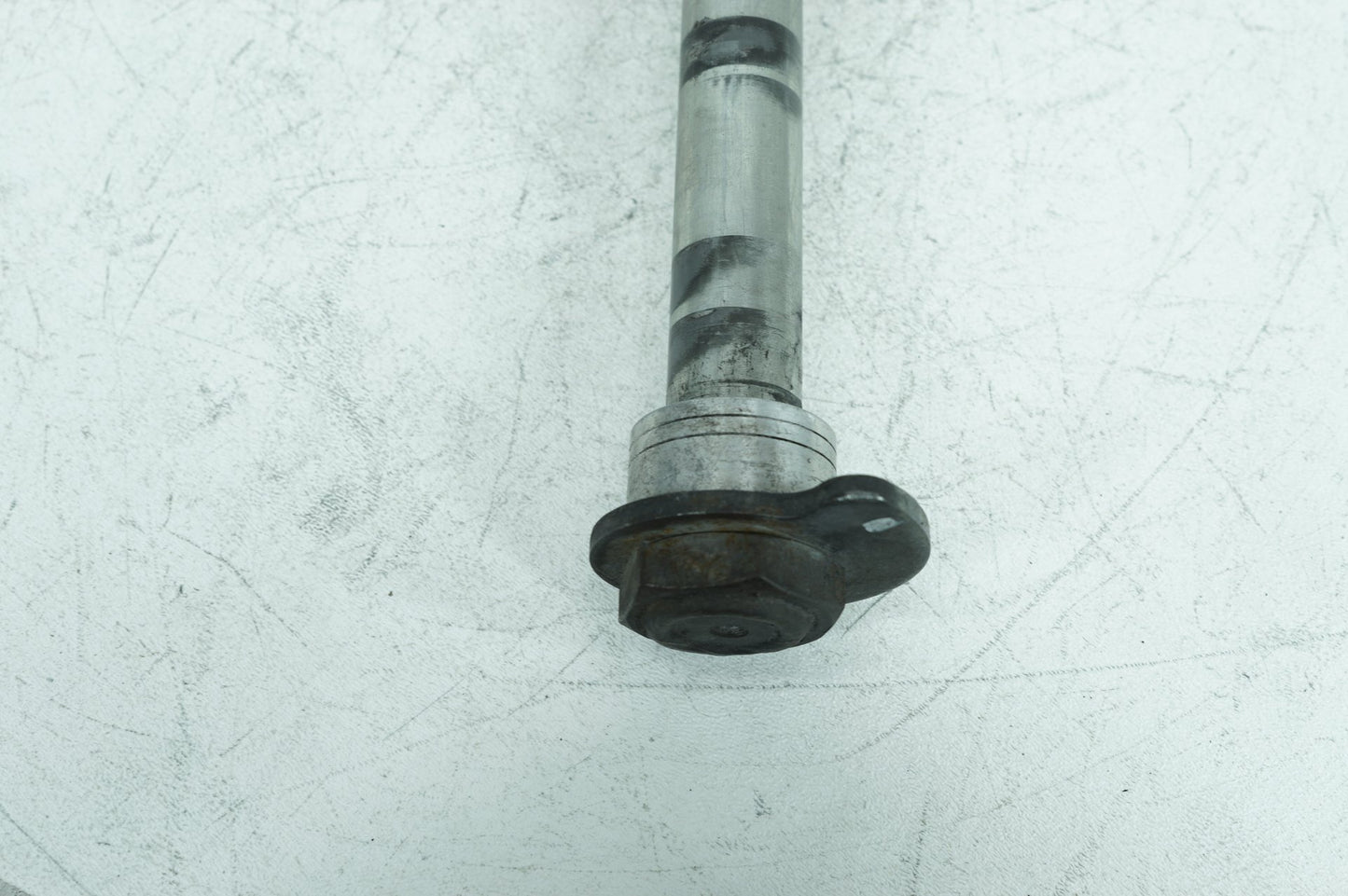2007 - 2012 Harley-Davidson Touring Electra Glide Ultra Rear Wheel Axle Bolt Shaft 41056-09