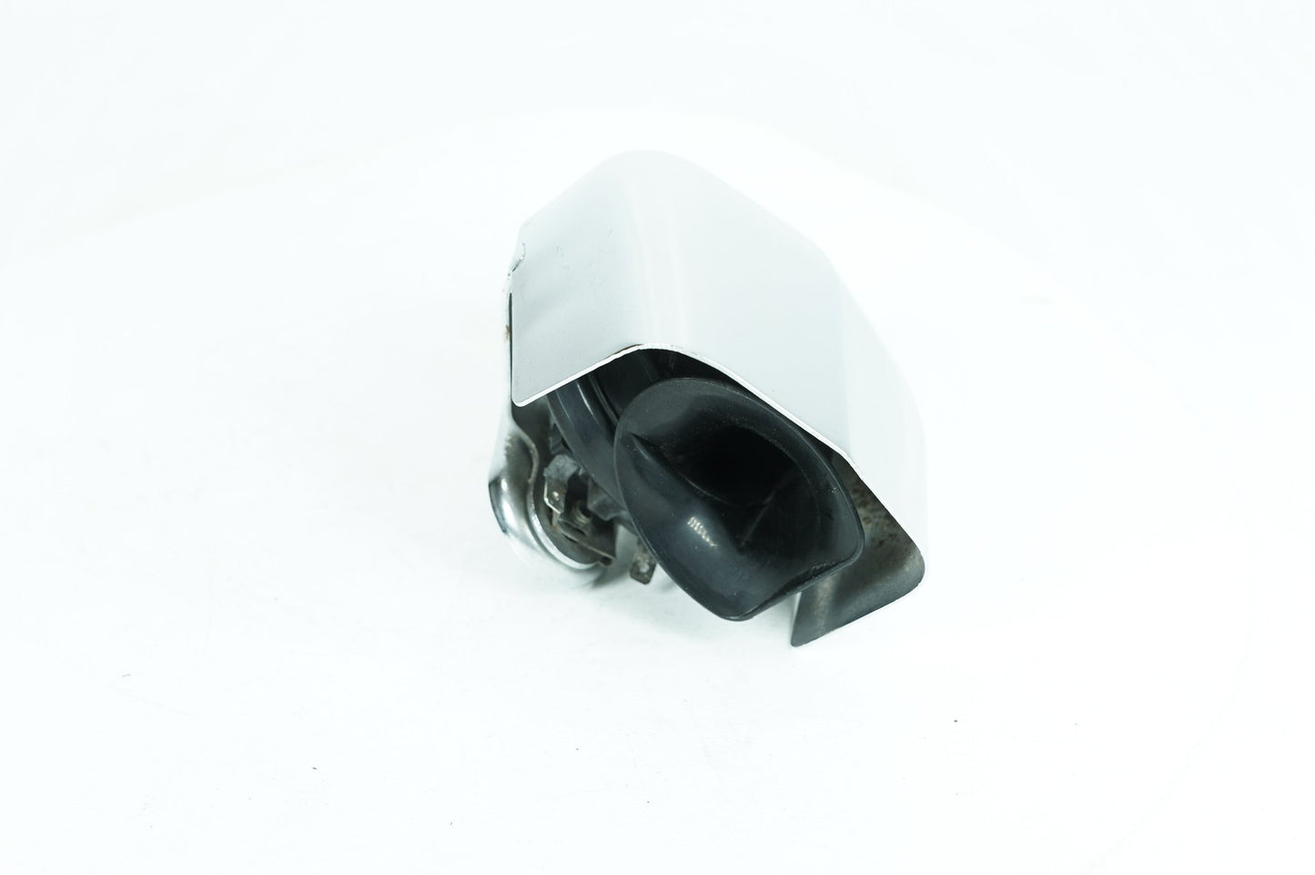 1999 - 2006 Harley-Davidson Touring Electra Glide Classic Horn Signal Klaxon Chrome Cover  	69012-93A