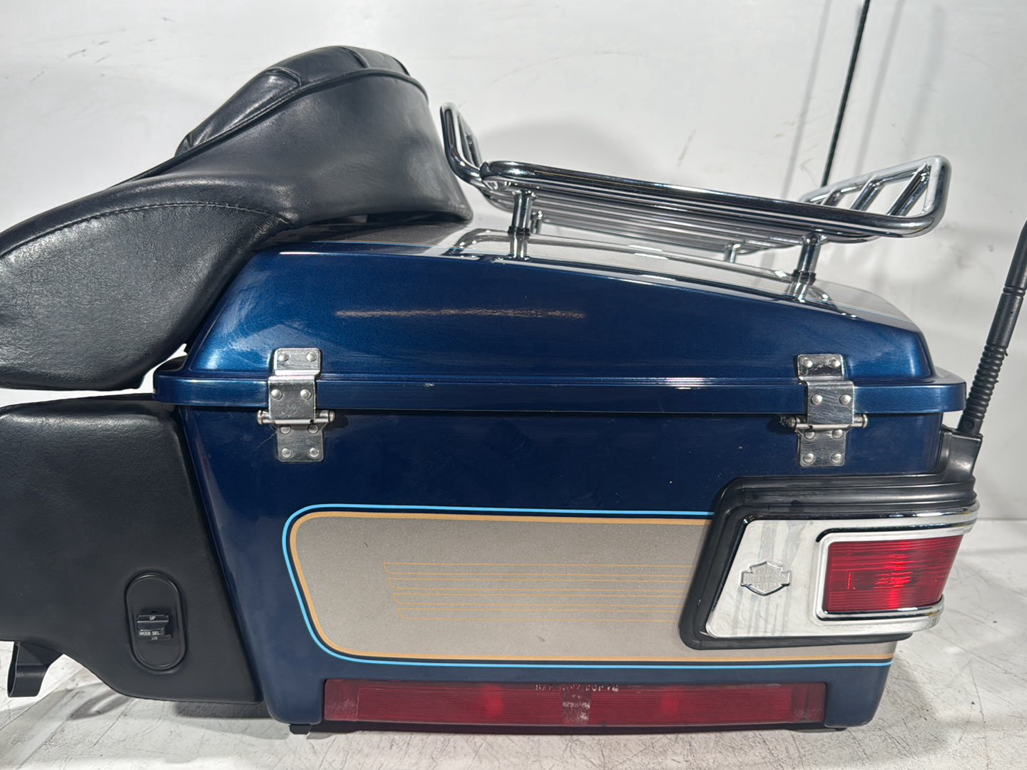 1998 Harley Touring FLHTCUI Electra Glide Ultra OEM Pass Backrest Tour Pak Luggage NOKey