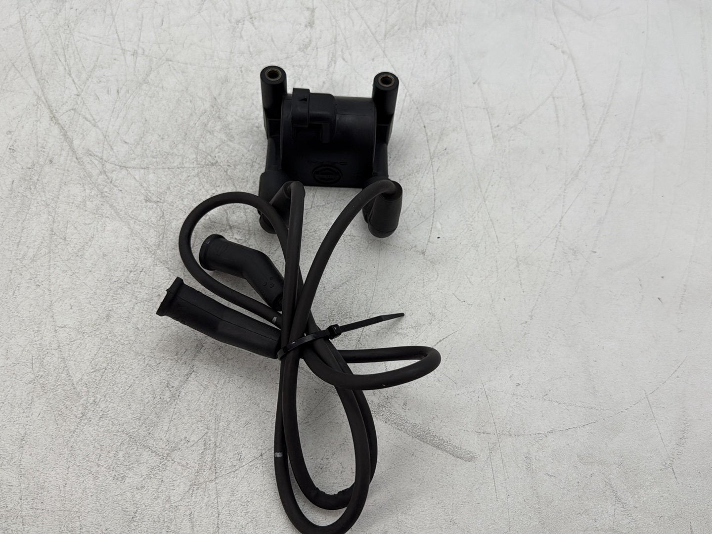 2010 Harley Street Glide Touring FLHX OEM Ignition Coil Spark Plugs Cable