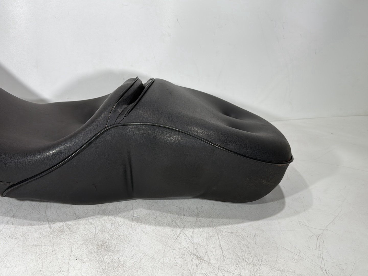 1999 - 2006 Harley-Davidson Touring Electra Glide Classic Passenger Rider Driver Seat Saddle 51704-05