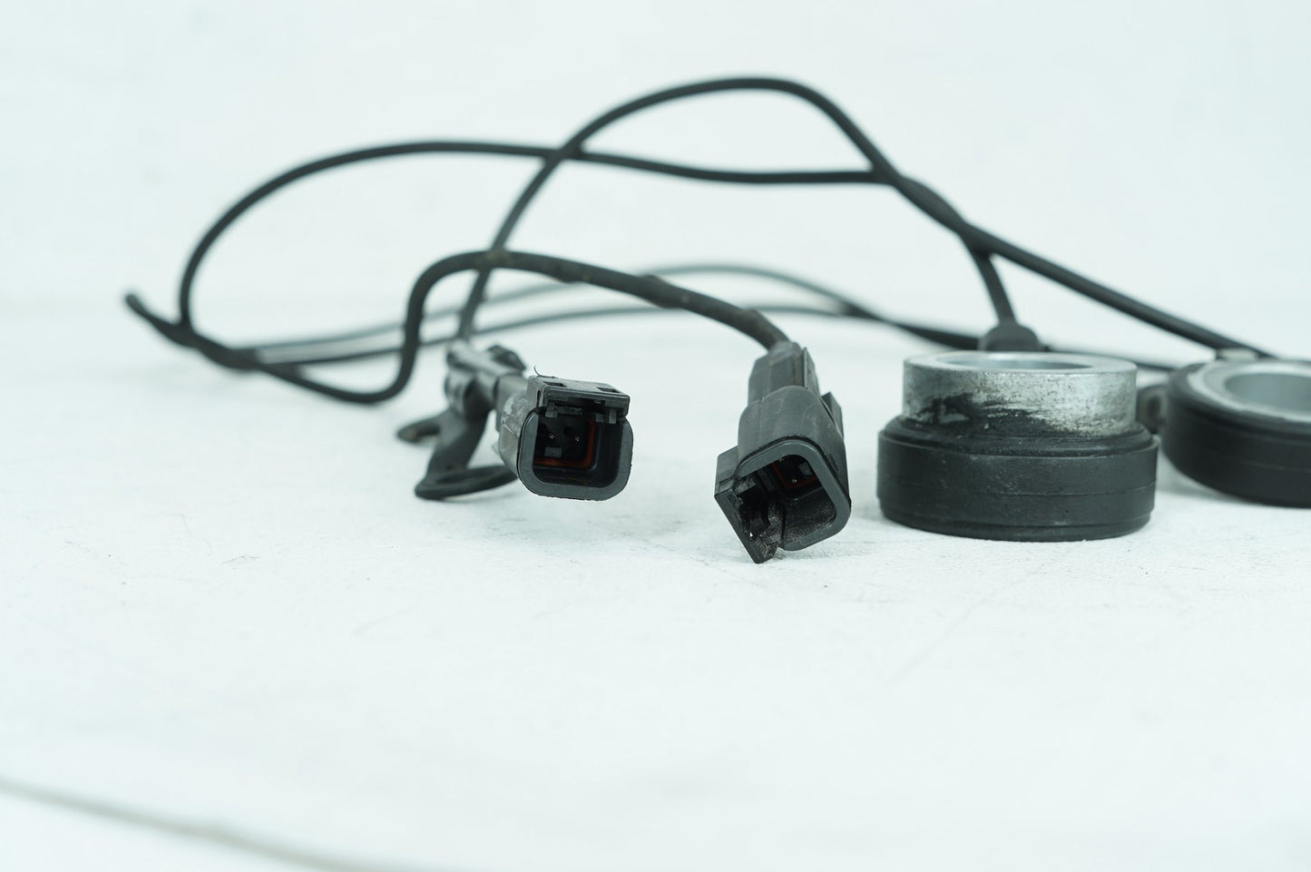 2007 - 2017 Harley-Davidson Dyna Wide Glide Front & Rear Wheel ABS Speed Sensors 40680-12