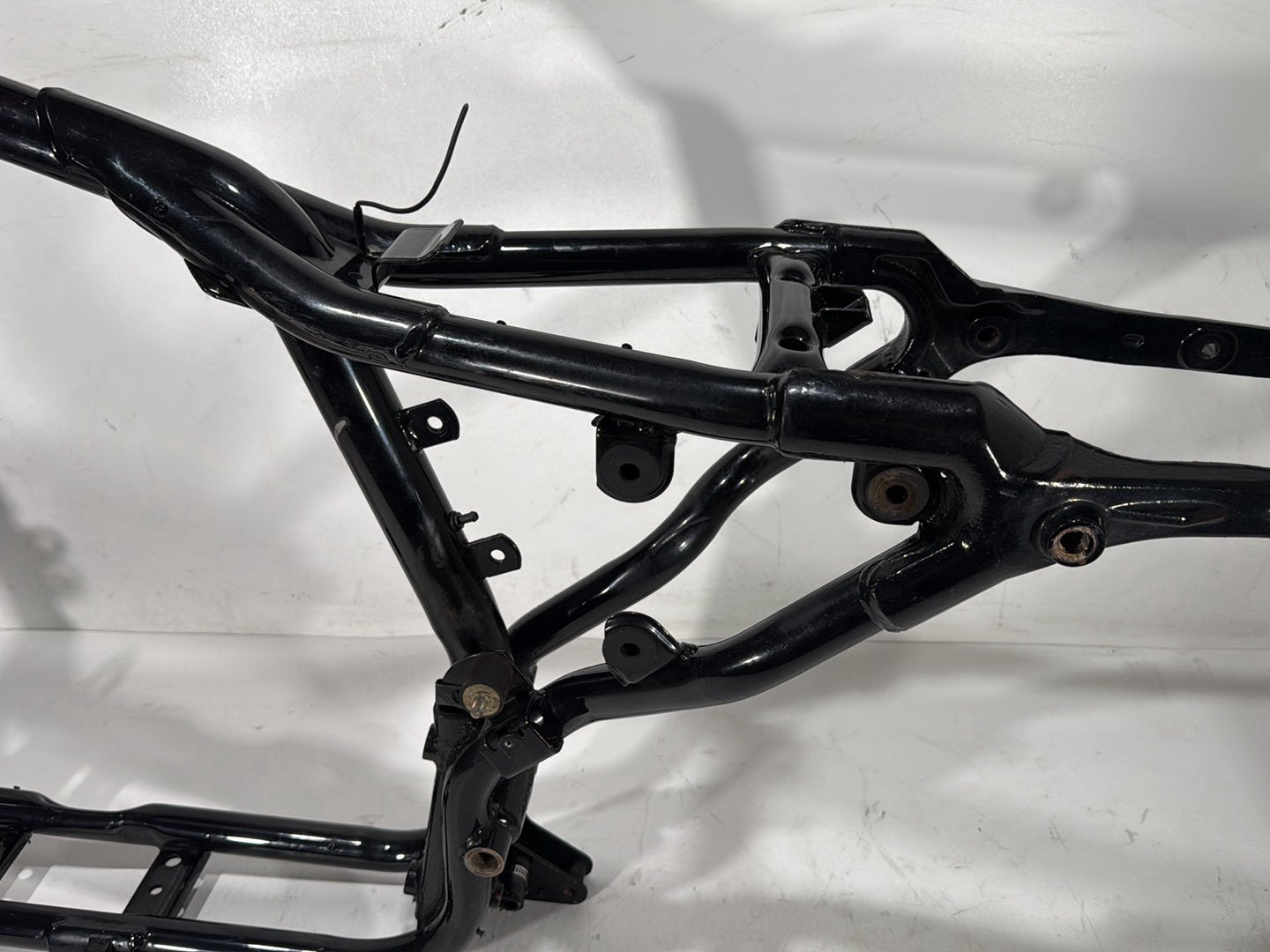 2001 Harley Sportster 883 Hugger XLH883 OEM Body Main Frame Chassis CLN CLR