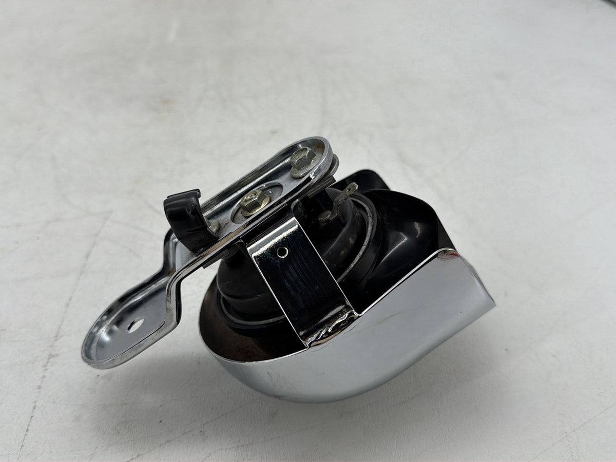 2007 Harley Electra Glide Touring Ultra OEM Horn Signal Klaxon Chrome Cover