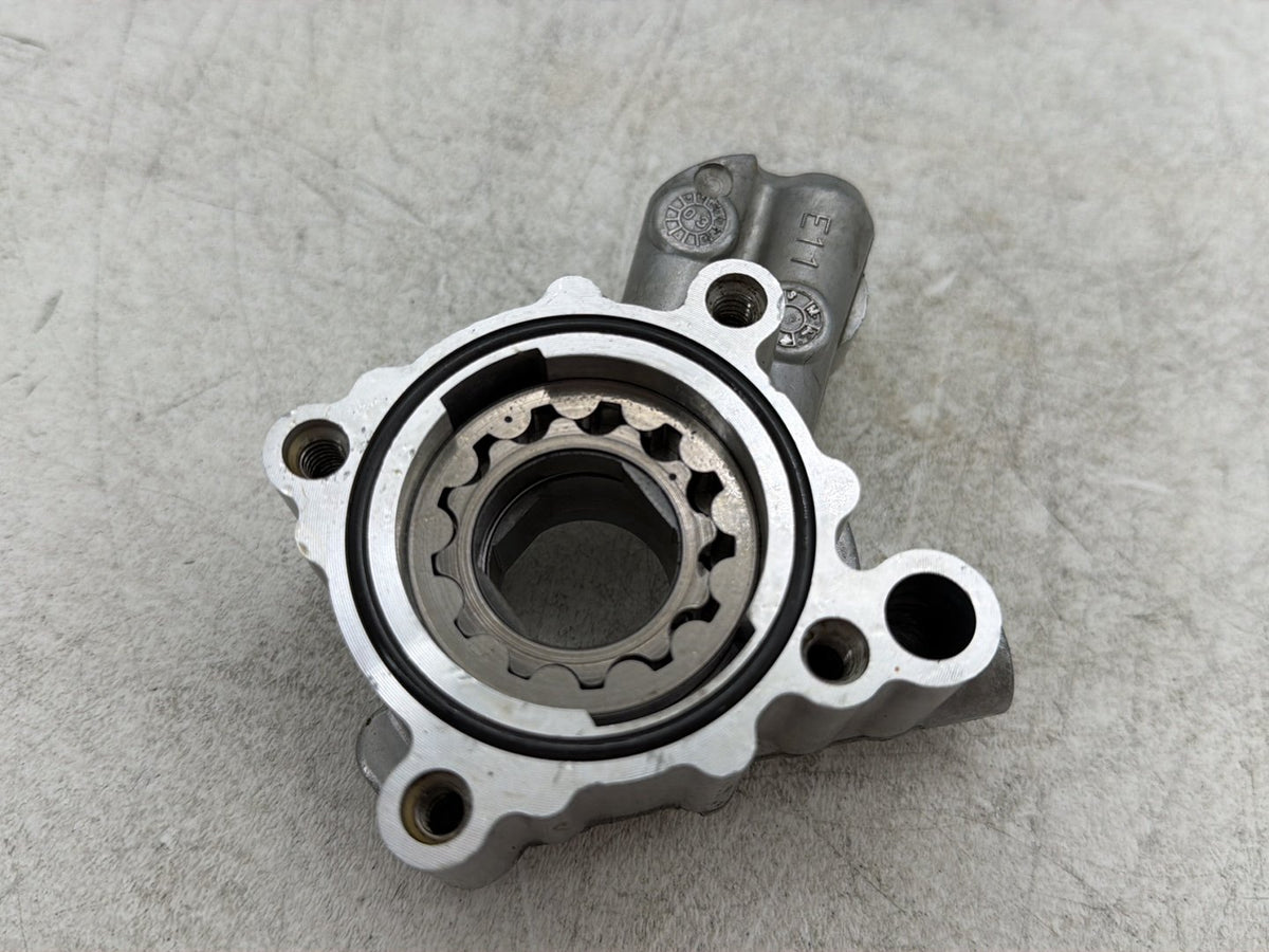 2003 Harley Touring FLHRCI Road King Classic OEM Engine Motor Oil Pump Strainer