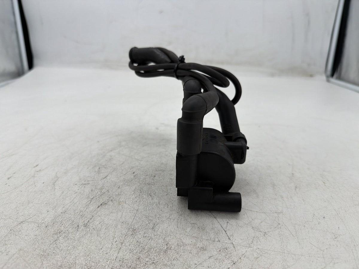 2013 Harley Street Glide Touring FLHX OEM Ignition Coil Spark Plugs Cable