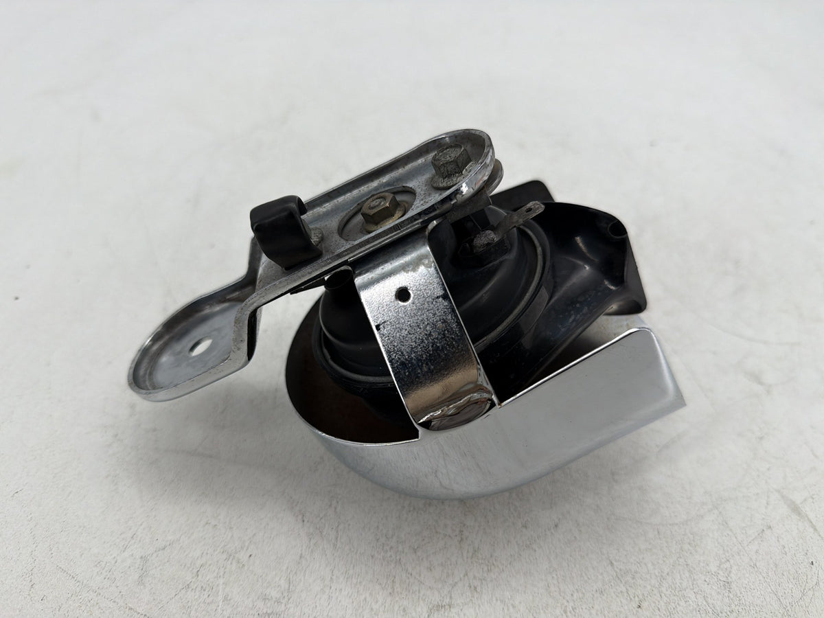 2002 Harley Electra Glide Touring FLHT OEM Horn Signal Klaxon Chrome Cover