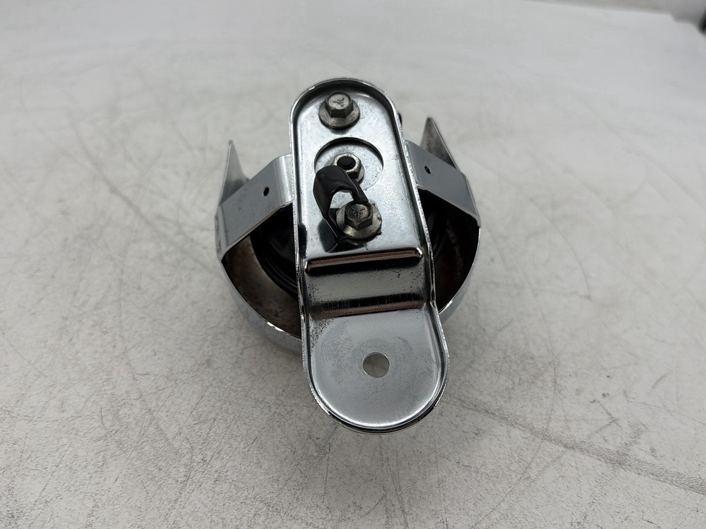 2010 Harley Street Glide Touring FLHX OEM Horn Signal Klaxon Chrome Cover
