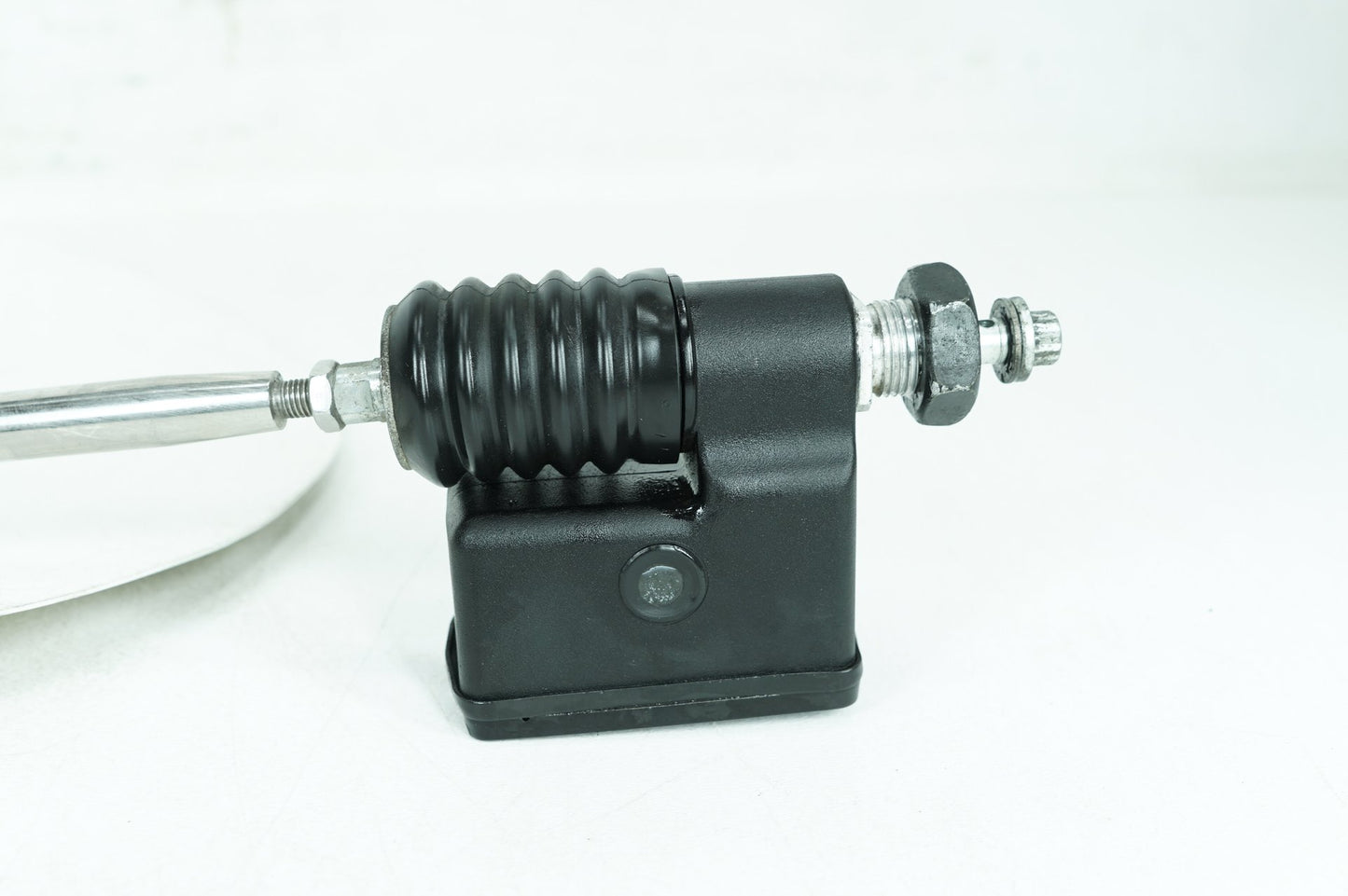 1999 - 2006 Harley-Davidson Dyna Low Rider Rear Brake Master Cylinder Reservoir  	42474-90B