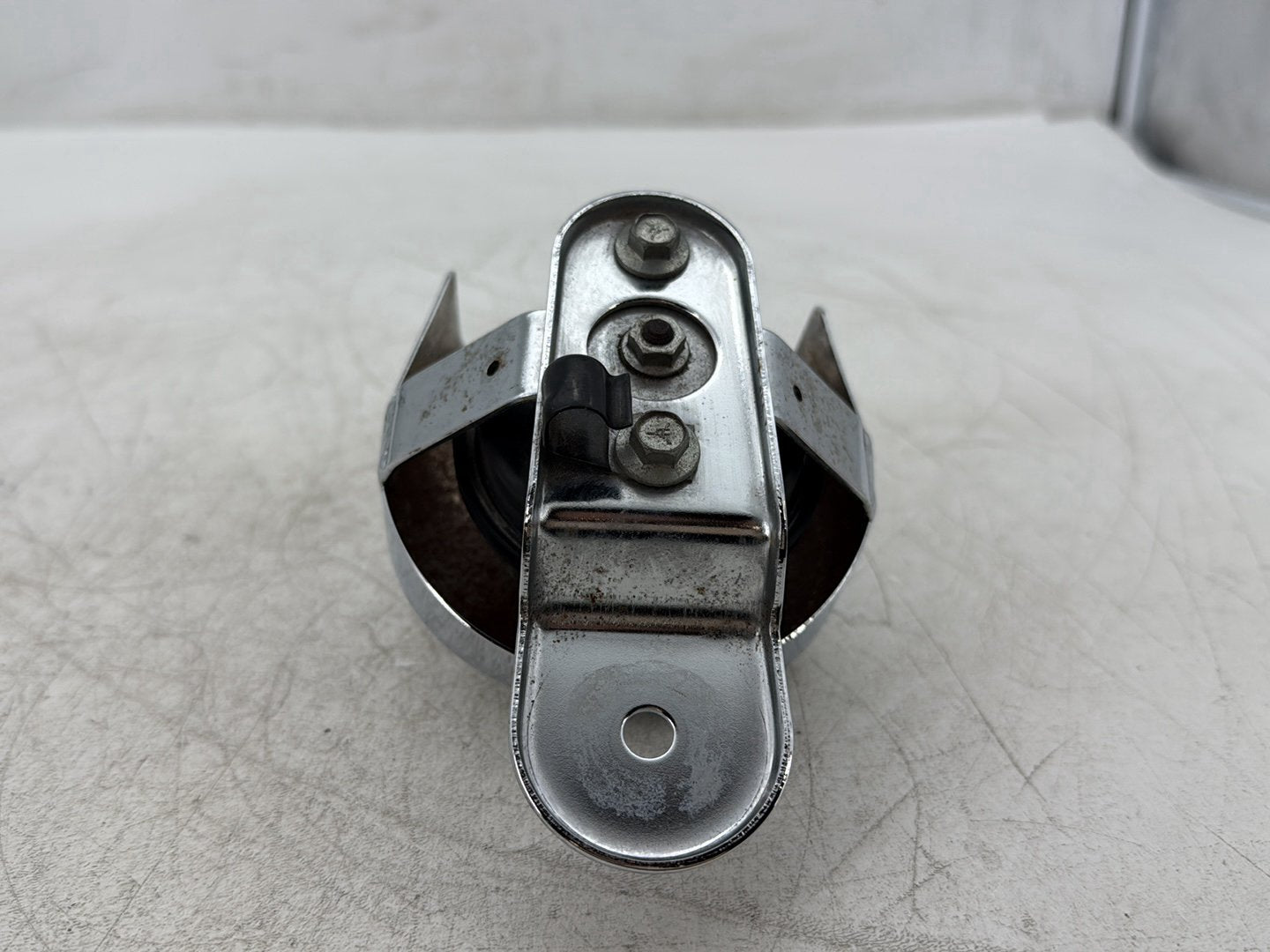 2010 Harley Dyna Fat Bob FXDF OEM Horn Signal Klaxon Chrome Cover