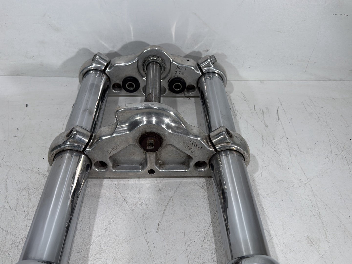 2015 Harley Dyna Low Rider FXDL OEM Front Triple Tree Set & LH RH Fork Legs Sliders