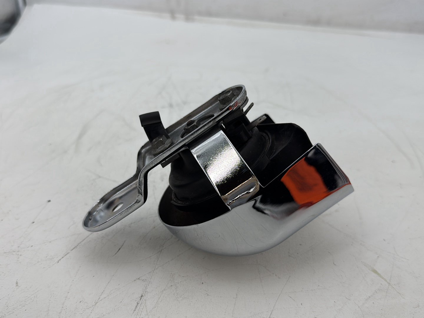 2011 Harley Electra Glide Ultra FLHTK OEM Horn Signal Klaxon Chrome Cover