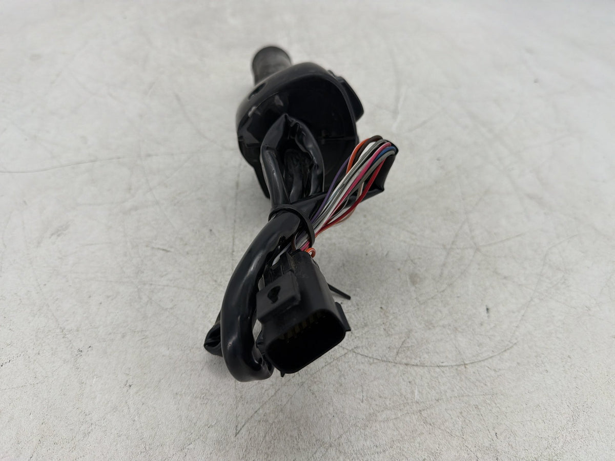 08 Harley Electra Glide Touring Ultra OEM RH Engine Start Kill Switches Controls