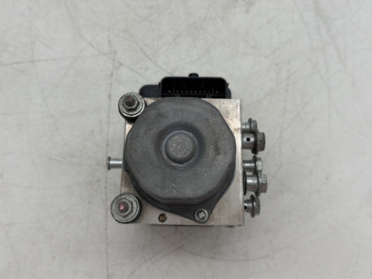 2018 Harley Road Glide Touring FLTRXS OEM ABS Brake Pump & Control Module