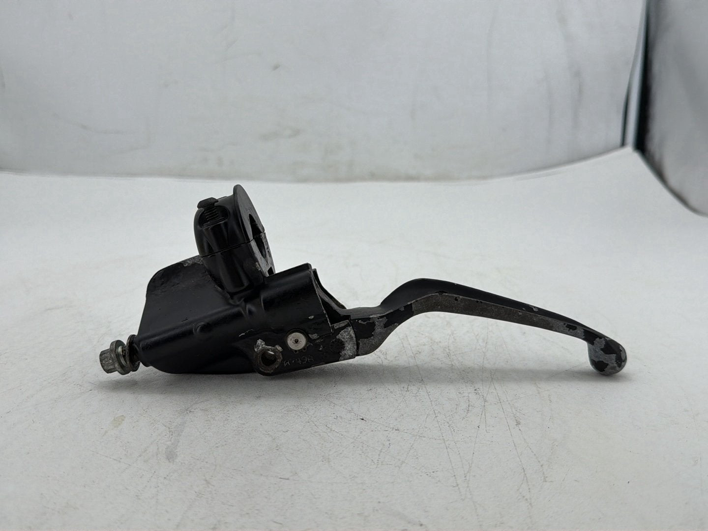 2009 Harley Dyna Street Bob FXDB OEM Front Right Brake Lever Master Cylinder