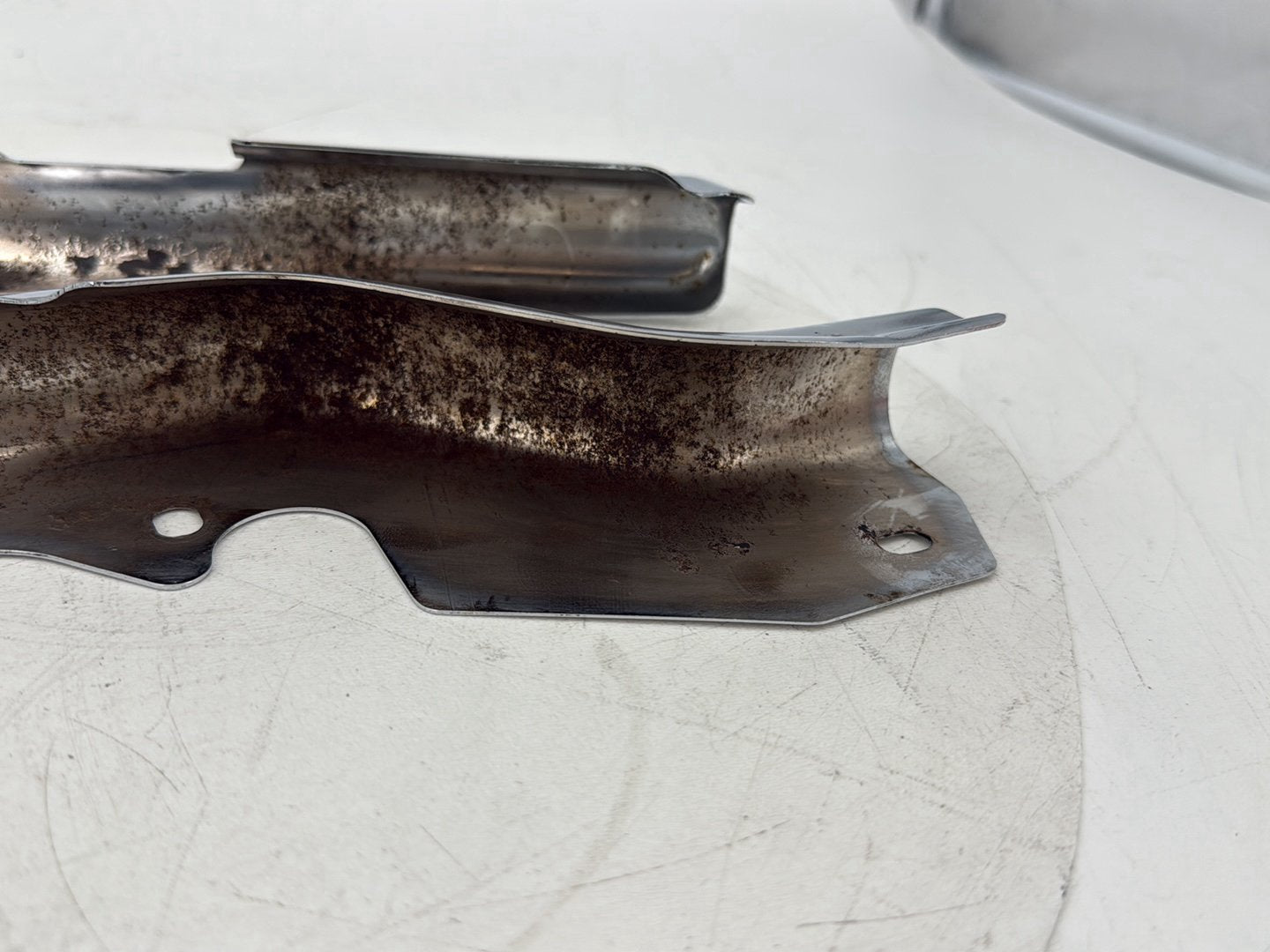 2008 Harley Electra Glide Touring Ultra FLHTCUI OEM Rear Left Right Fender Struts Bracket