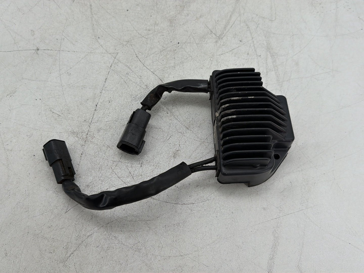 2007 Harley Dyna Street Bob FXDB OEM Voltage Regulator Rectifier