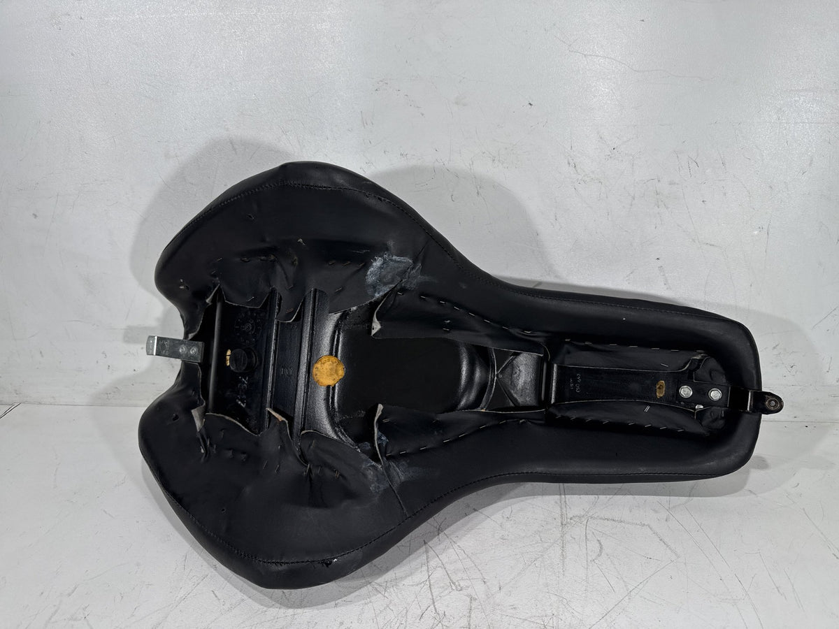 2003 Harley Softail Deuce FXSTDI OEM Passenger Rider Driver Seat Saddle