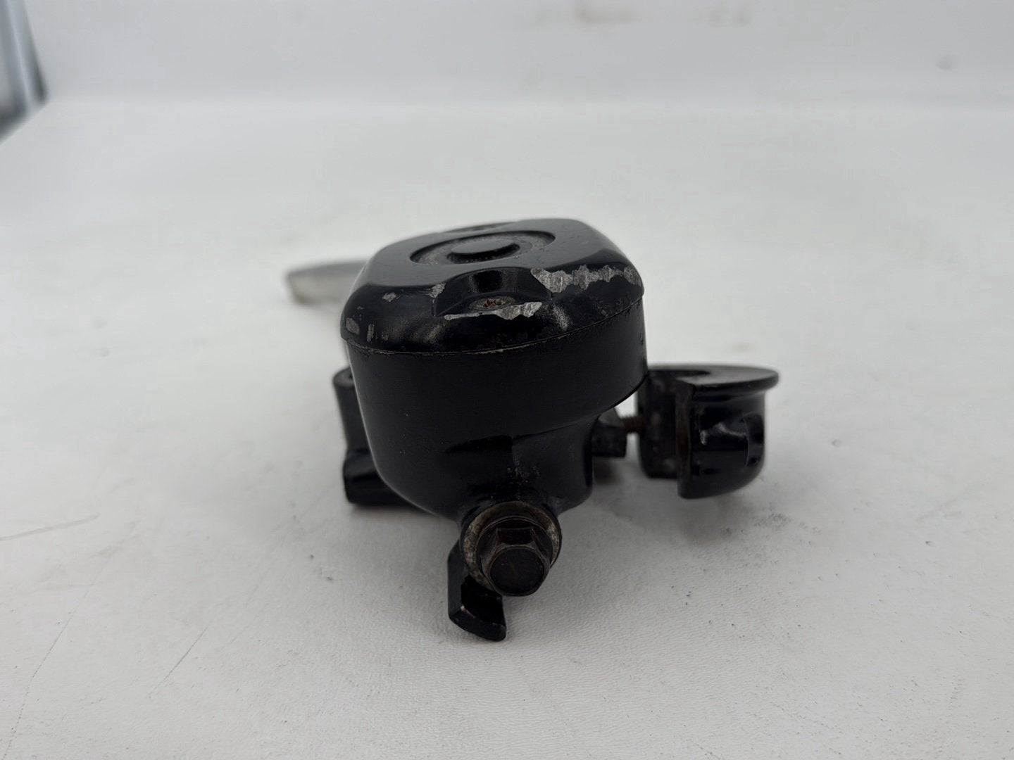 2004 - 2013 Harley-Davidson Sportster 883 Custom Front Right Brake Lever Master Cylinder 45146-04