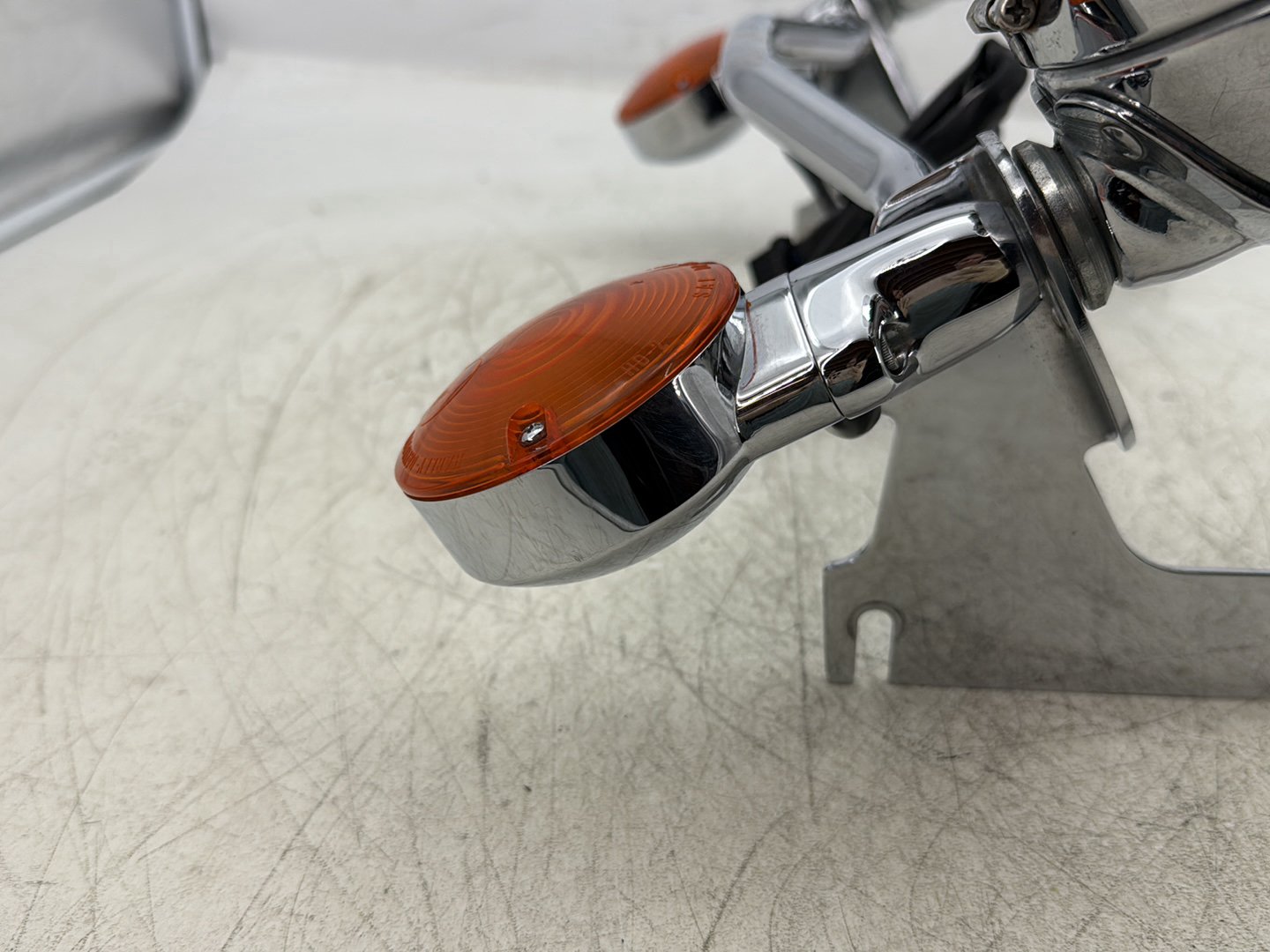 1998 Harley Touring FLHTCUI Electra Glide Ultra OEM Front Turn Signal Indicators Aux Light Bar