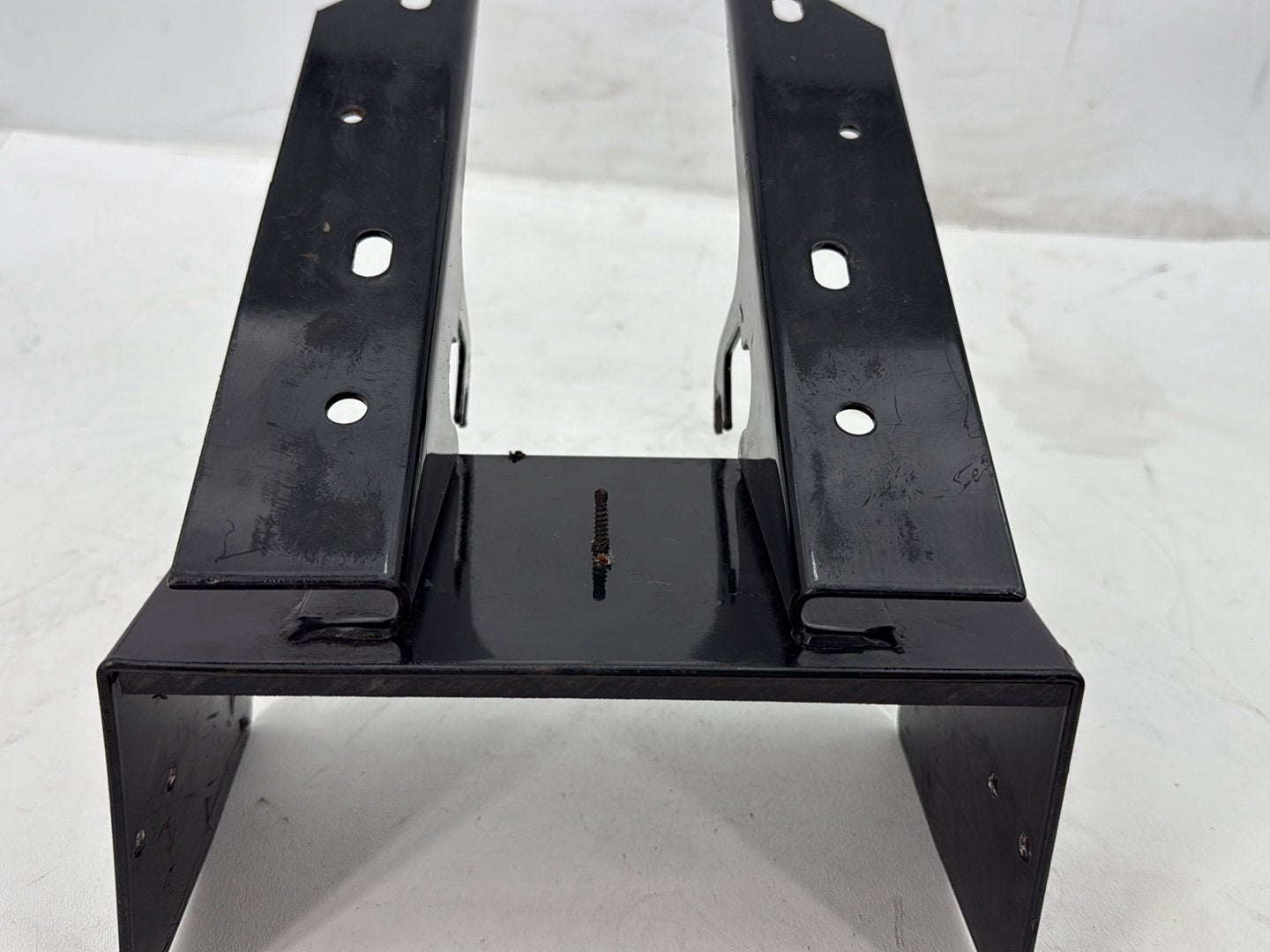 2005 Harley Road Glide Touring FLTRI OEM Inner Fairing Mount Support Bracket