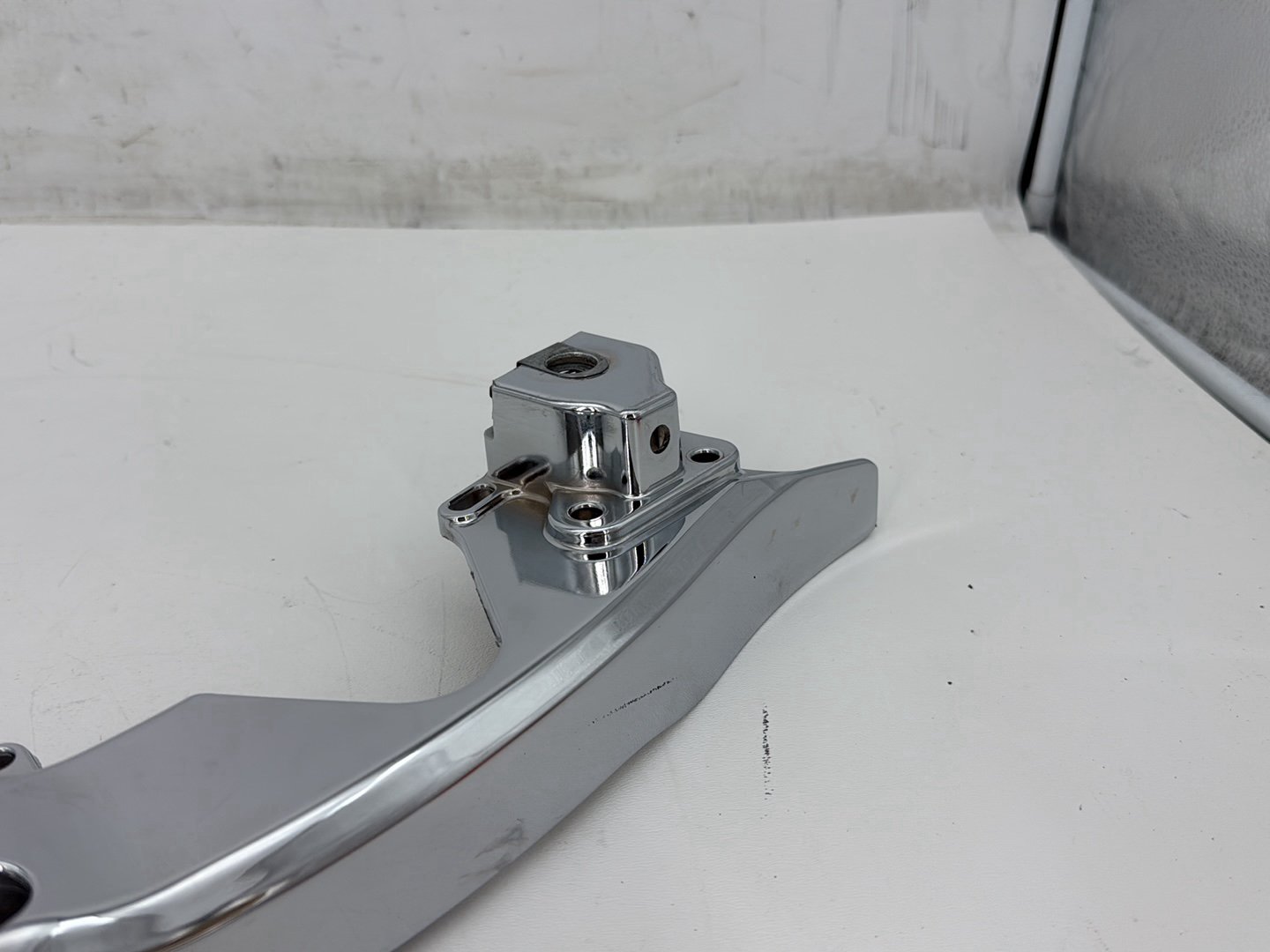 2014 Harley Electra Glide Touring CVO Screamin Eagle OEM Rear Left 1 Fender Strut Bracket