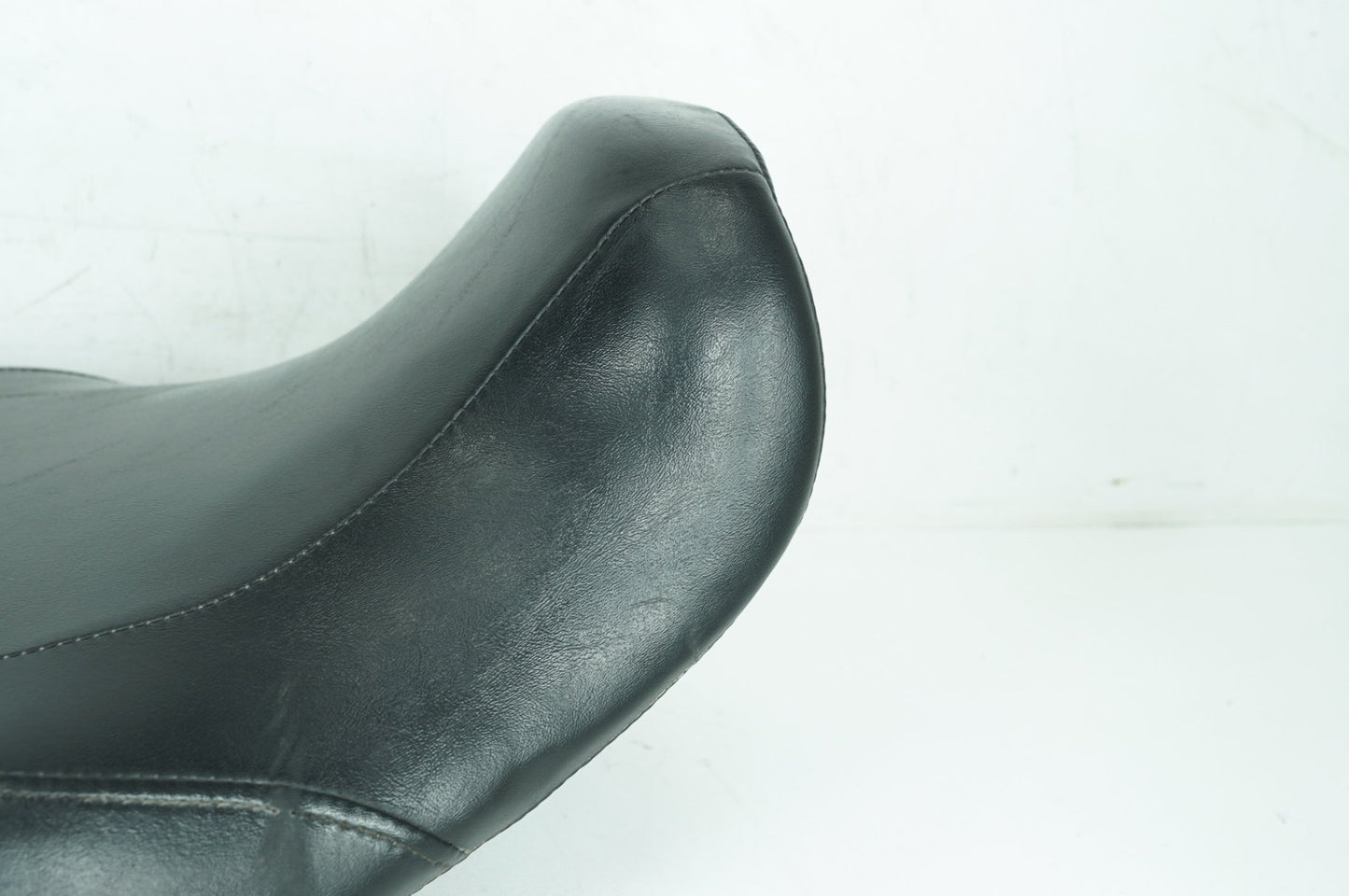 2007 - 2016 Harley-Davidson Dyna Super Glide Passenger Rider Driver Seat Saddle 53079-06