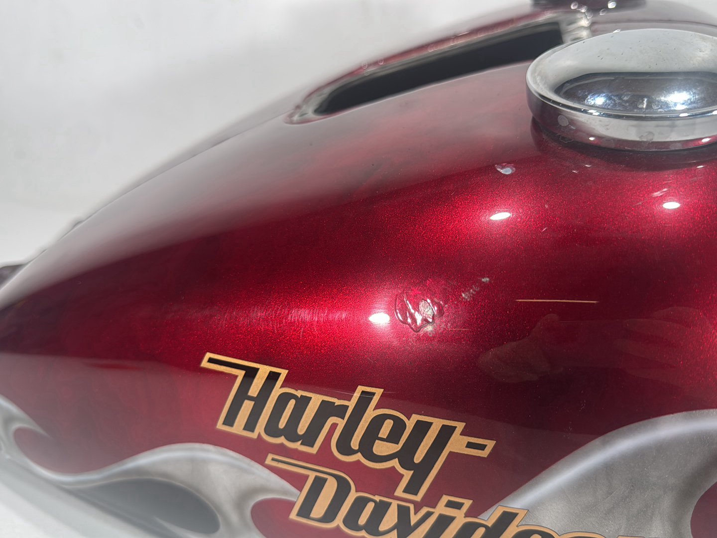 2004 Harley Softail FLSTC Heritage Classic OEM Fuel Gas Tank Gasoline Reservoir