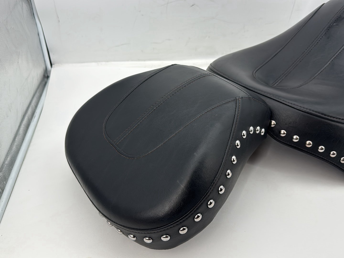 2007 Harley Softail Heritage Classic FLSTC OEM Passenger Rider Driver Seat Saddle